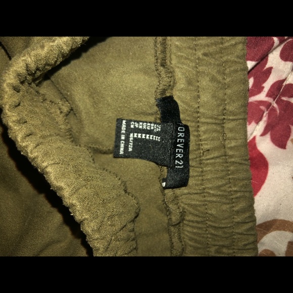 Little green shorts - Picture 2 of 2